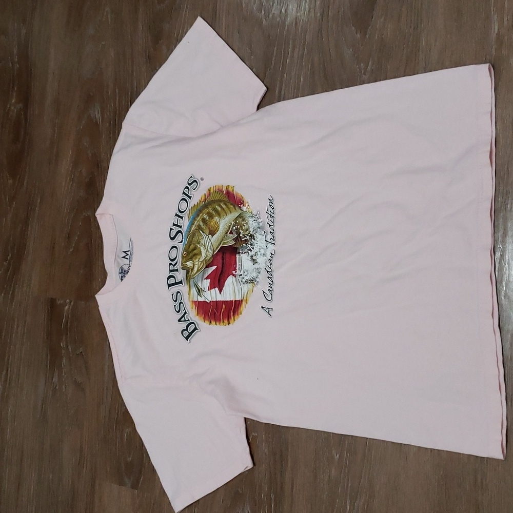 (M) Bass Pro Shops 100% Cotton Pastel Graphic Logo Oversized Fit Farm Fishing